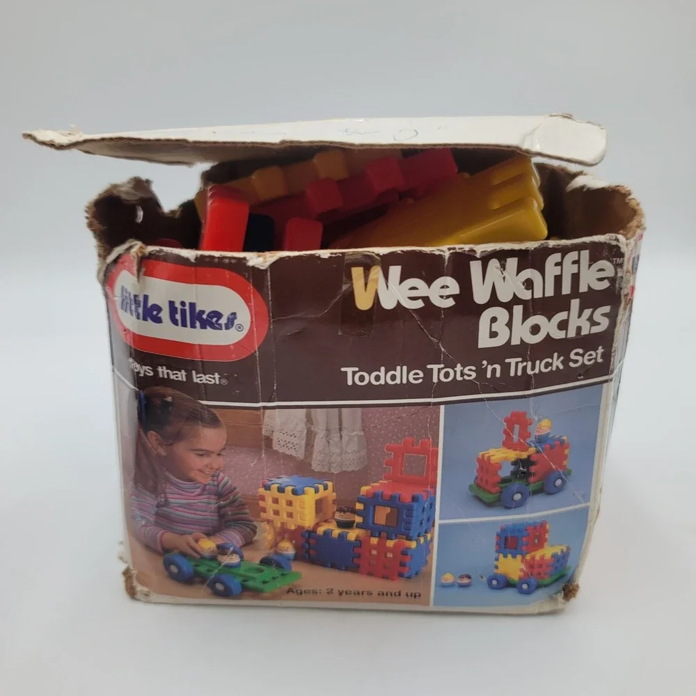 Vintage Little Tikes Wee Waffle Blocks Toddle Tots n Truck Set Building Toy Box